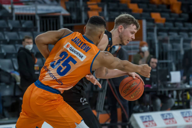 他的表现又 他的表现又