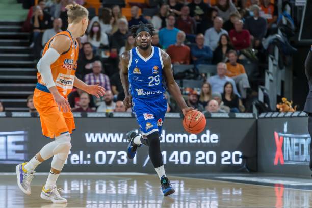 而亨德森的 而亨德森的